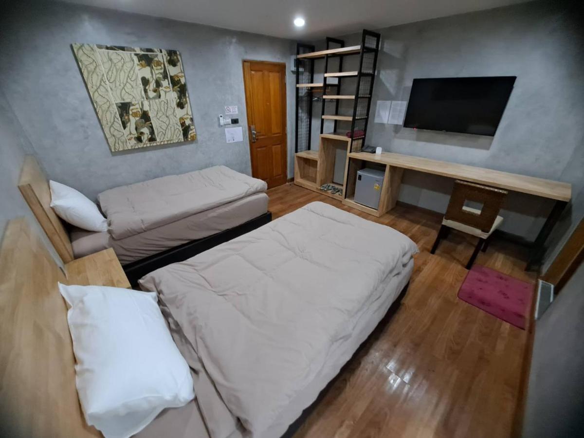 BURI Hotel And Hostel Chiang Mai Exterior foto
