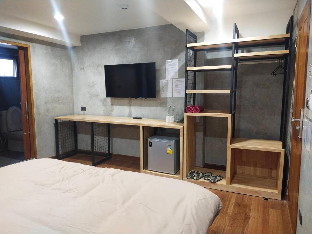 BURI Hotel And Hostel Chiang Mai Exterior foto