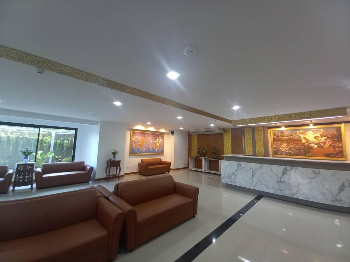 BURI Hotel And Hostel Chiang Mai Exterior foto
