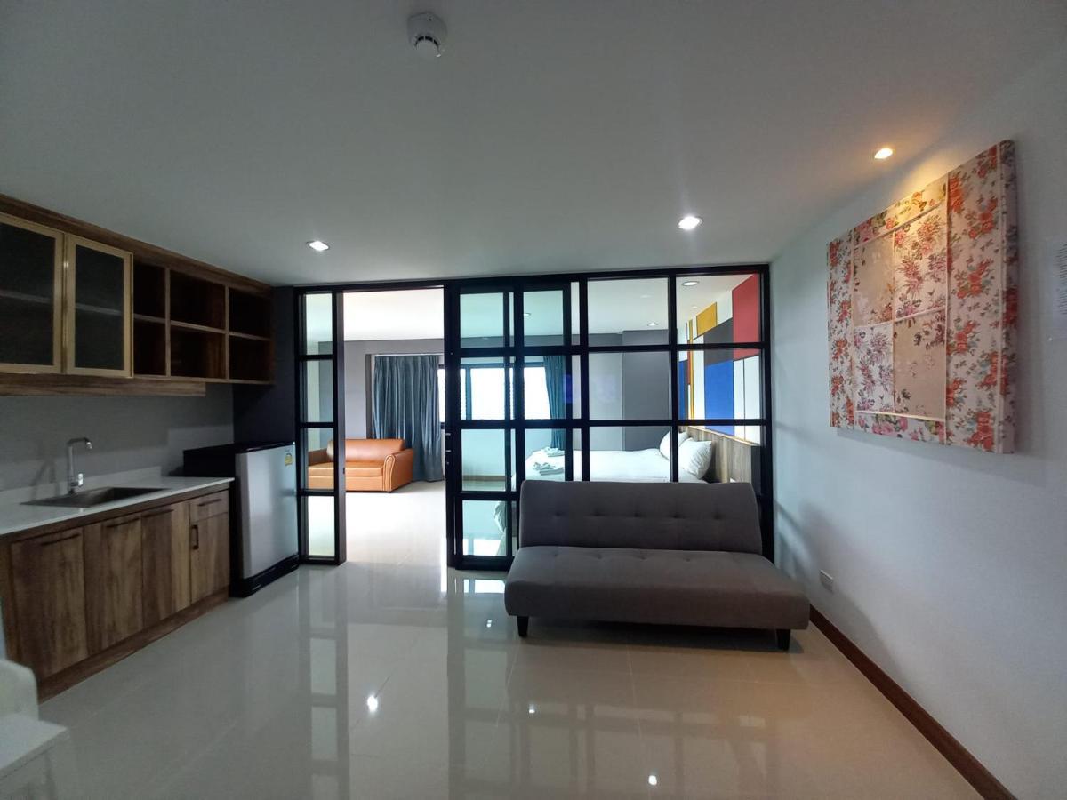 BURI Hotel And Hostel Chiang Mai Exterior foto