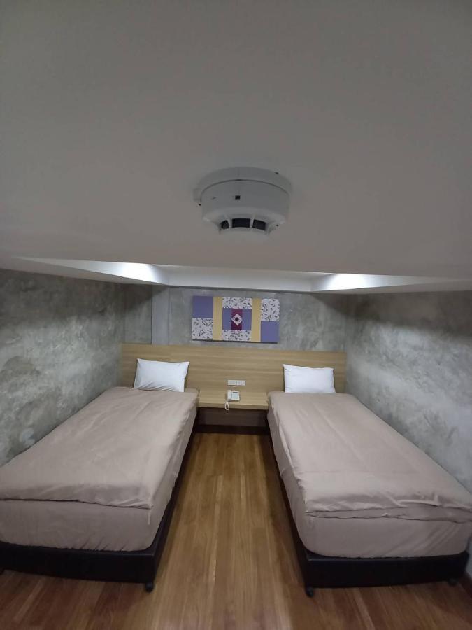 BURI Hotel And Hostel Chiang Mai Exterior foto