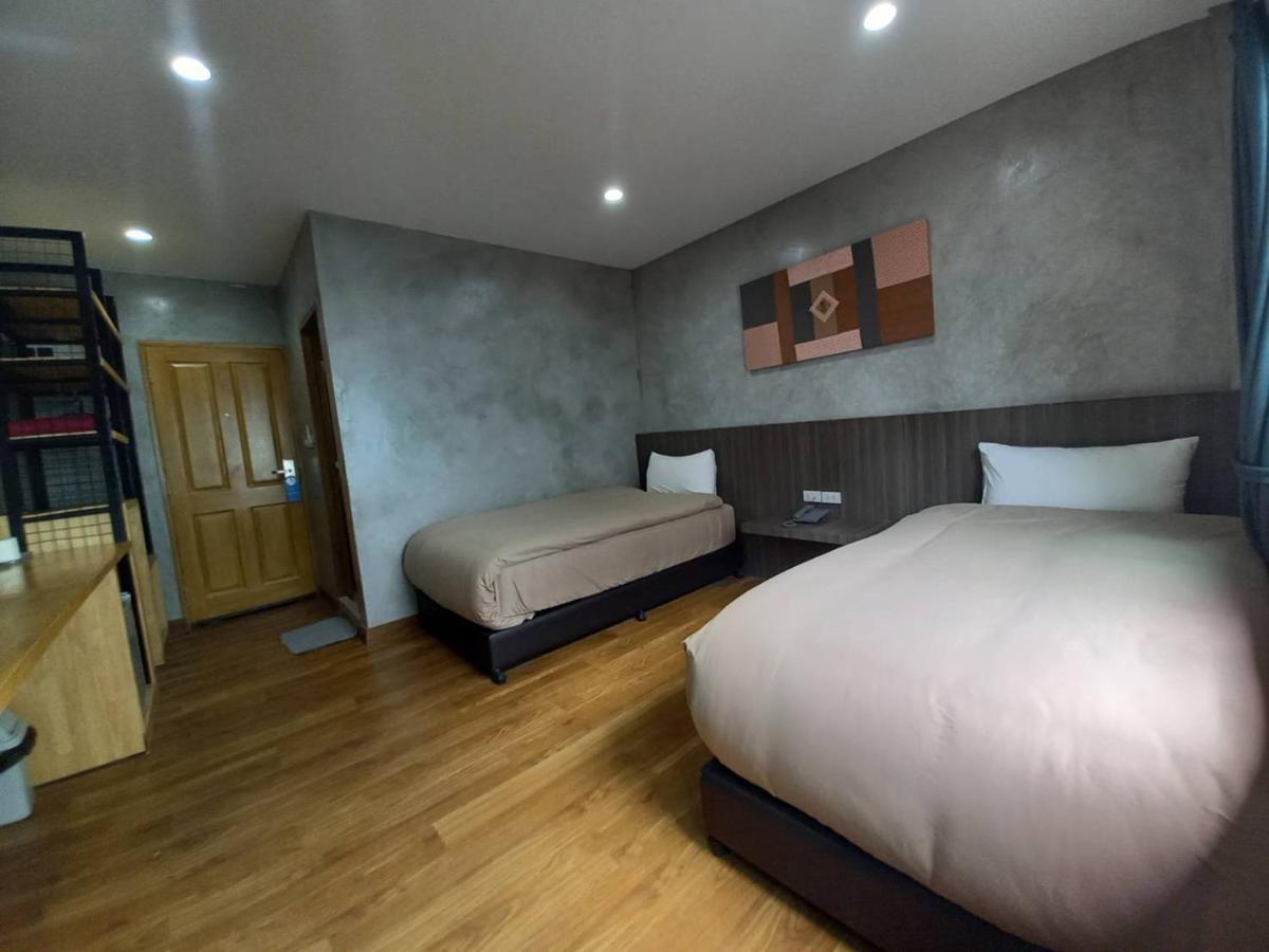 BURI Hotel And Hostel Chiang Mai Exterior foto